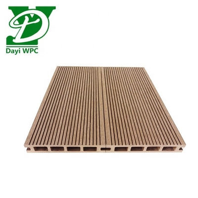 Kekuatan tinggi Wpc Decking Hollow Outdoor Composite Decking ketahanan haus