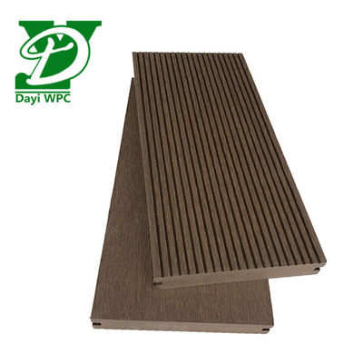 Kelembaban tahan air Komposit Decking Komposit Deck Boards Waterproof Disesuaikan