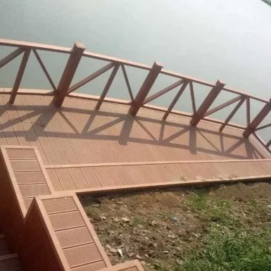 Panel Pintu Dekoratif WPC Disesuaikan Kayu Plastik Komposit Pagar Lalat