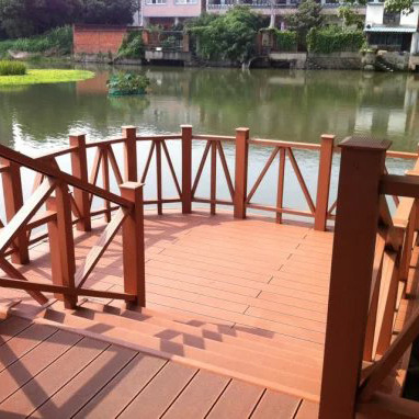 Panel Pintu Dekoratif WPC Disesuaikan Kayu Plastik Komposit Pagar Lalat