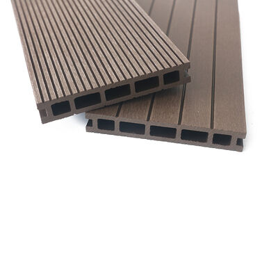 Permukaan Tahan Lama Ramah Lingkungan Superior UV &amp; Fade Resistance WPC Hollow Decking