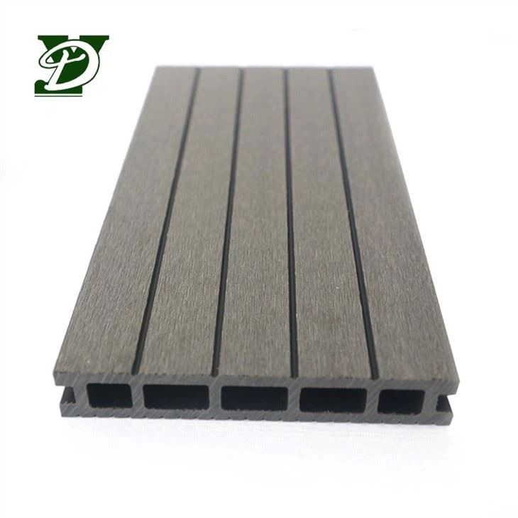 Permukaan Tahan Lama Ramah Lingkungan Superior UV &amp; Fade Resistance WPC Hollow Decking
